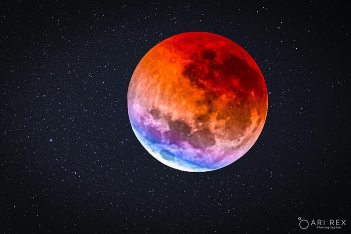 LOOK: Stunning photos of the blood moon that will leave you in awe ...